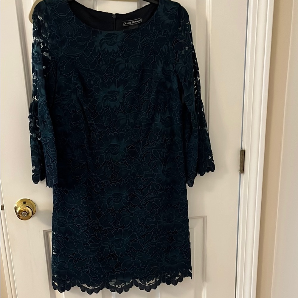 Jessica Howard Elegant Lace Dress in green and navy. Size 8P. Worn once EUC